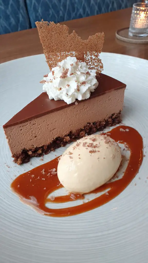 Chocolate Mini Cake (Vegan, No-Bake)