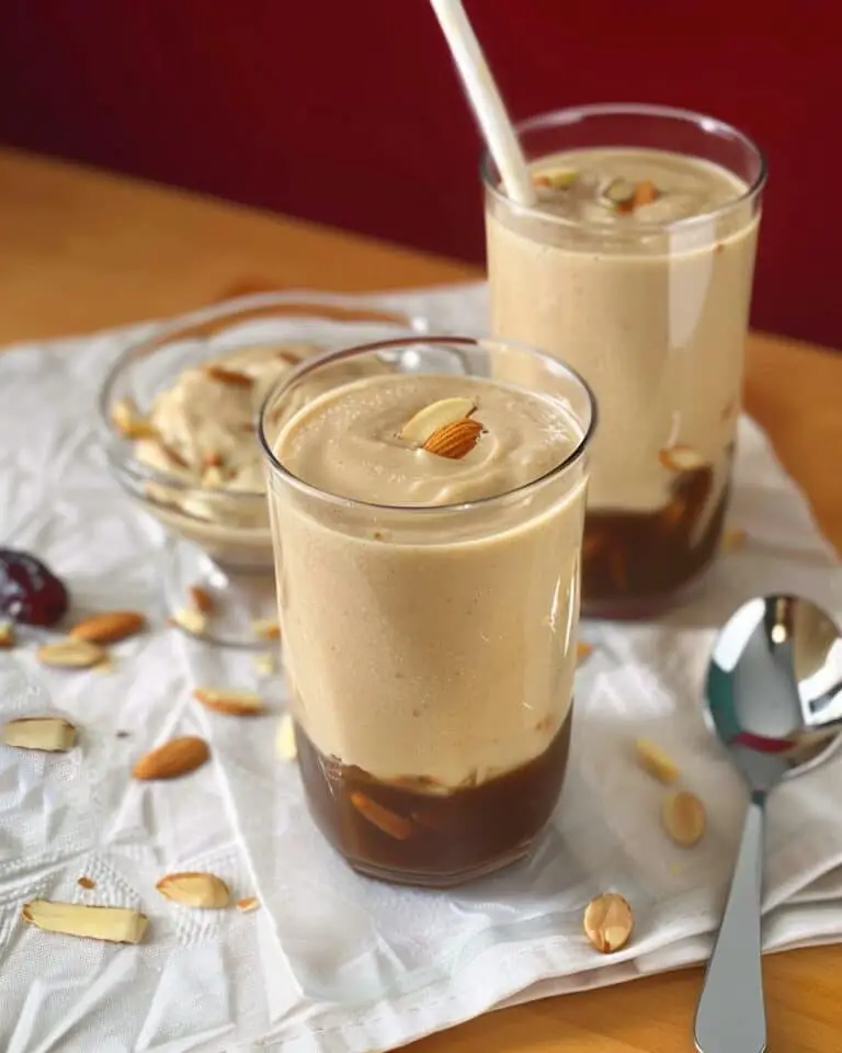 Dates Almond Breakfast Smoothie