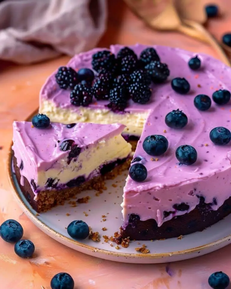 Flourless Blueberry Cottage Cheese Cake with Oatmeal Base