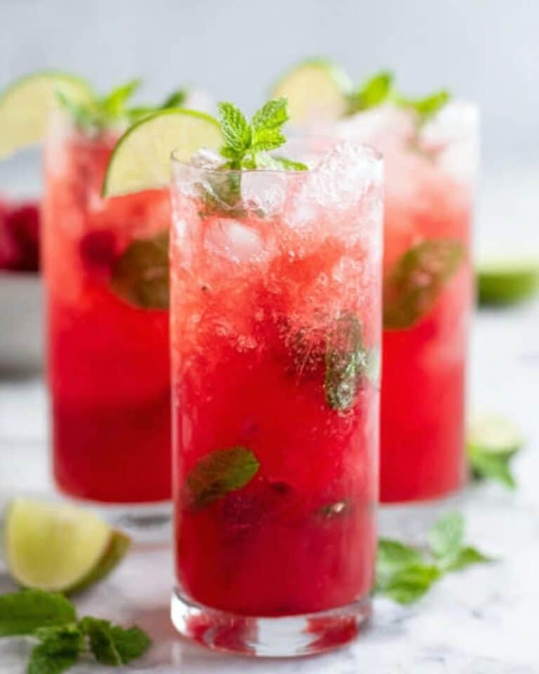 The BEST Fresh Raspberry Mojito Recipe