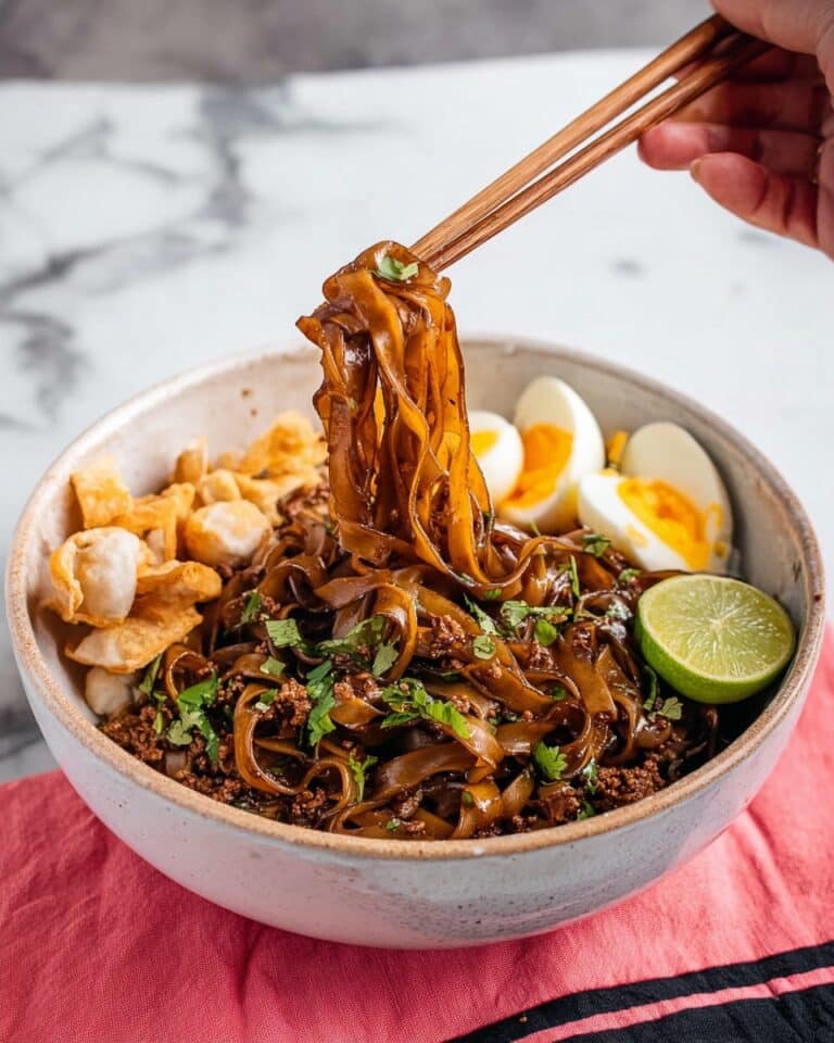 Thai Saucy Tossed Noodles – Guay Tiew Klook Recipe