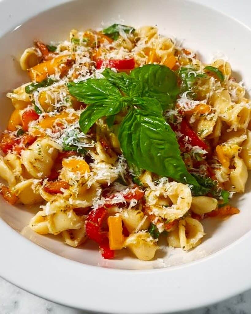 Calabrian-Style Tomato and Sweet Pepper Pasta Recipe
