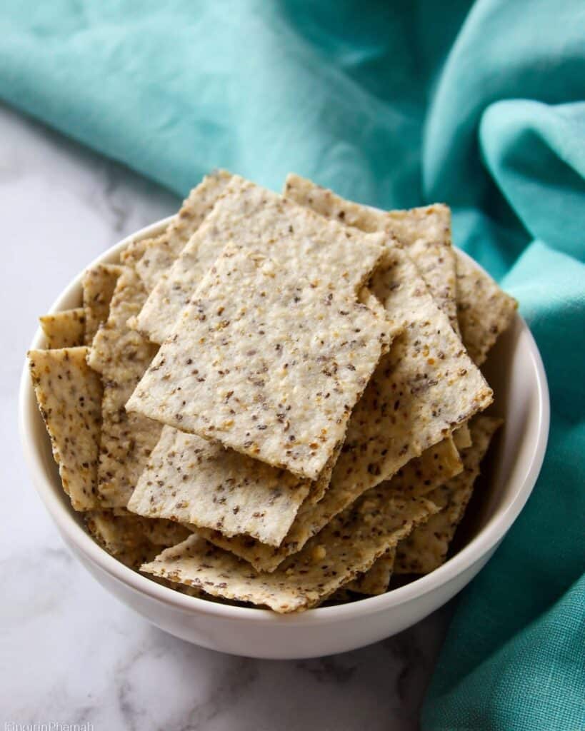 The BEST Low-Carb Crackers Recipe