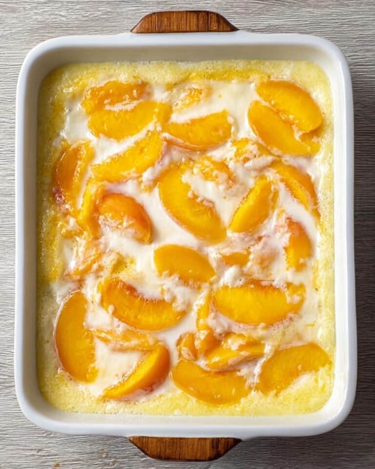 Super Easy Peach Cobbler Recipe